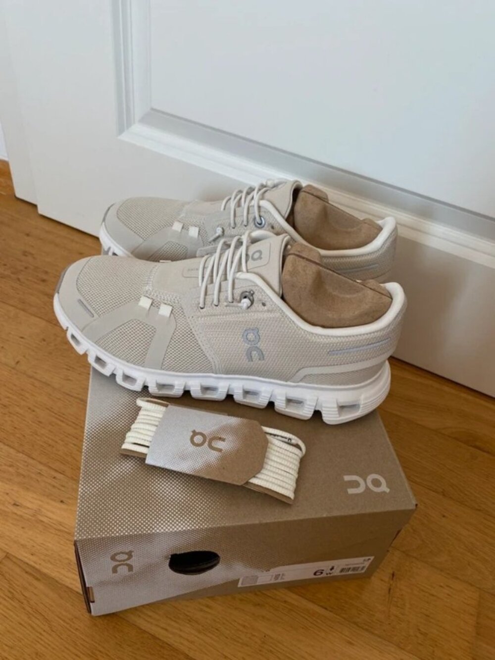On Cloud 6 Sneakers Beige Cream Women’s US 6